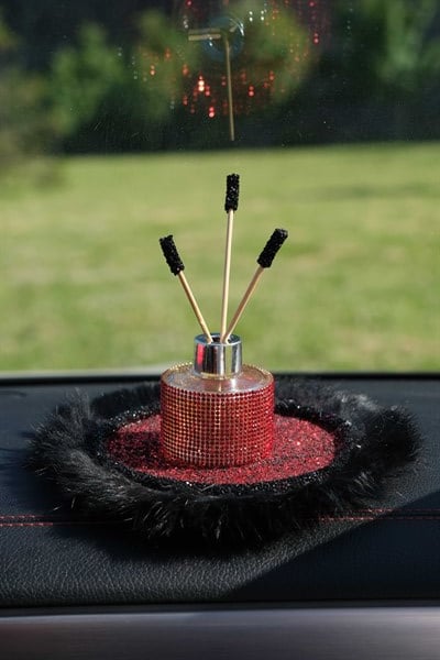 Kırmızı Pullu Siyah Kordon Siyah Tüy Kaymaz Ped & Kırmızı Yuvarlak Swarovski Kavanoz Koku Set