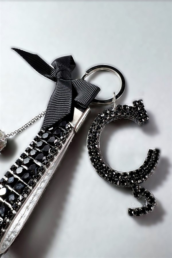 Siyah Bagetli Anahtarlık & Siyah Ç Harf & Gümüş Minik Top & Siyah Kurdela